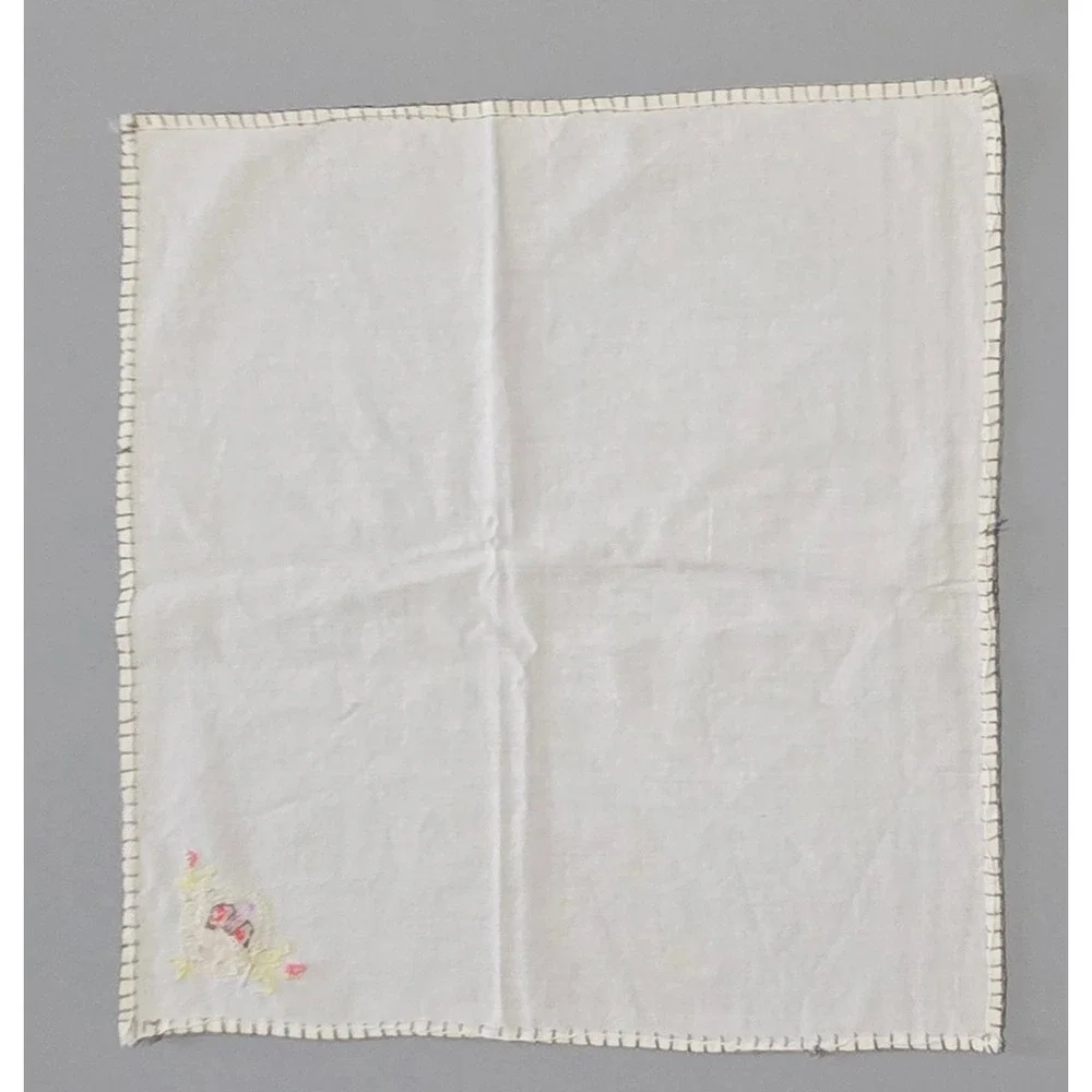 Vintage Hand Embroidered Floral Napkins Set of 4 White Pink Green 15.5